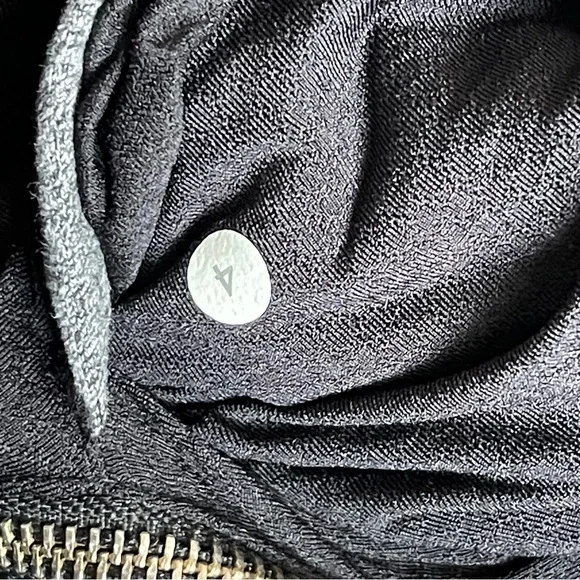 Lululemon Om & Roam Pullover Sz 4 In Heathered Speckled Black / Black - Picture 11 of 11